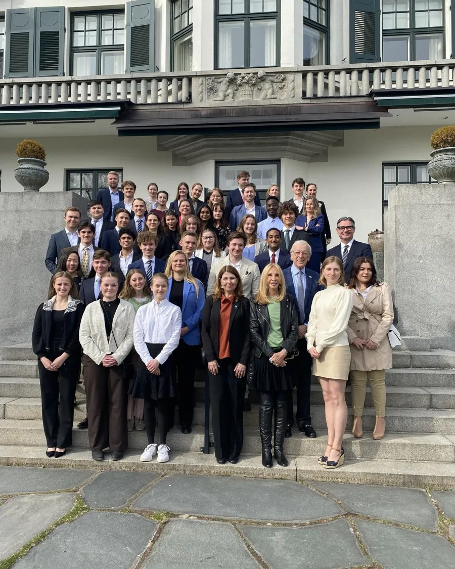 Deltakere og alumni samlet